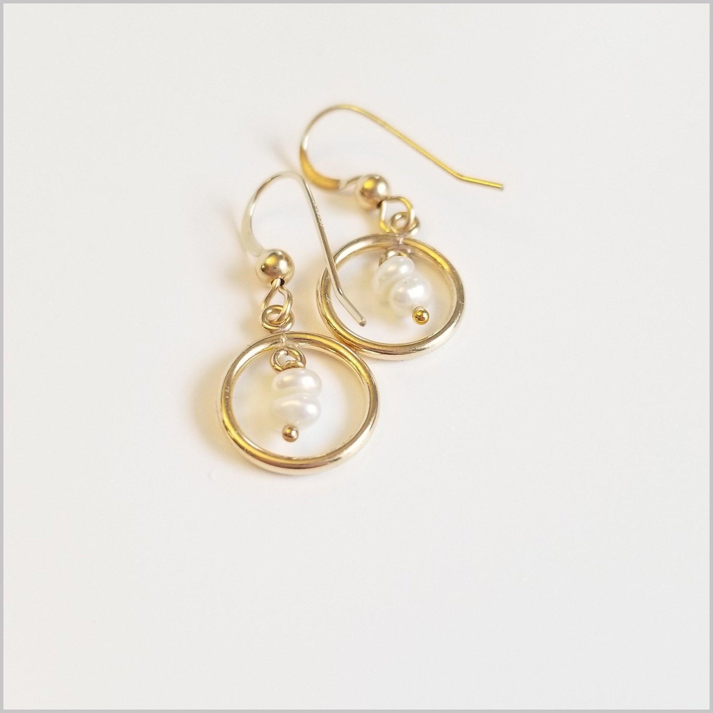 Round Freshwater Pearl Dangle