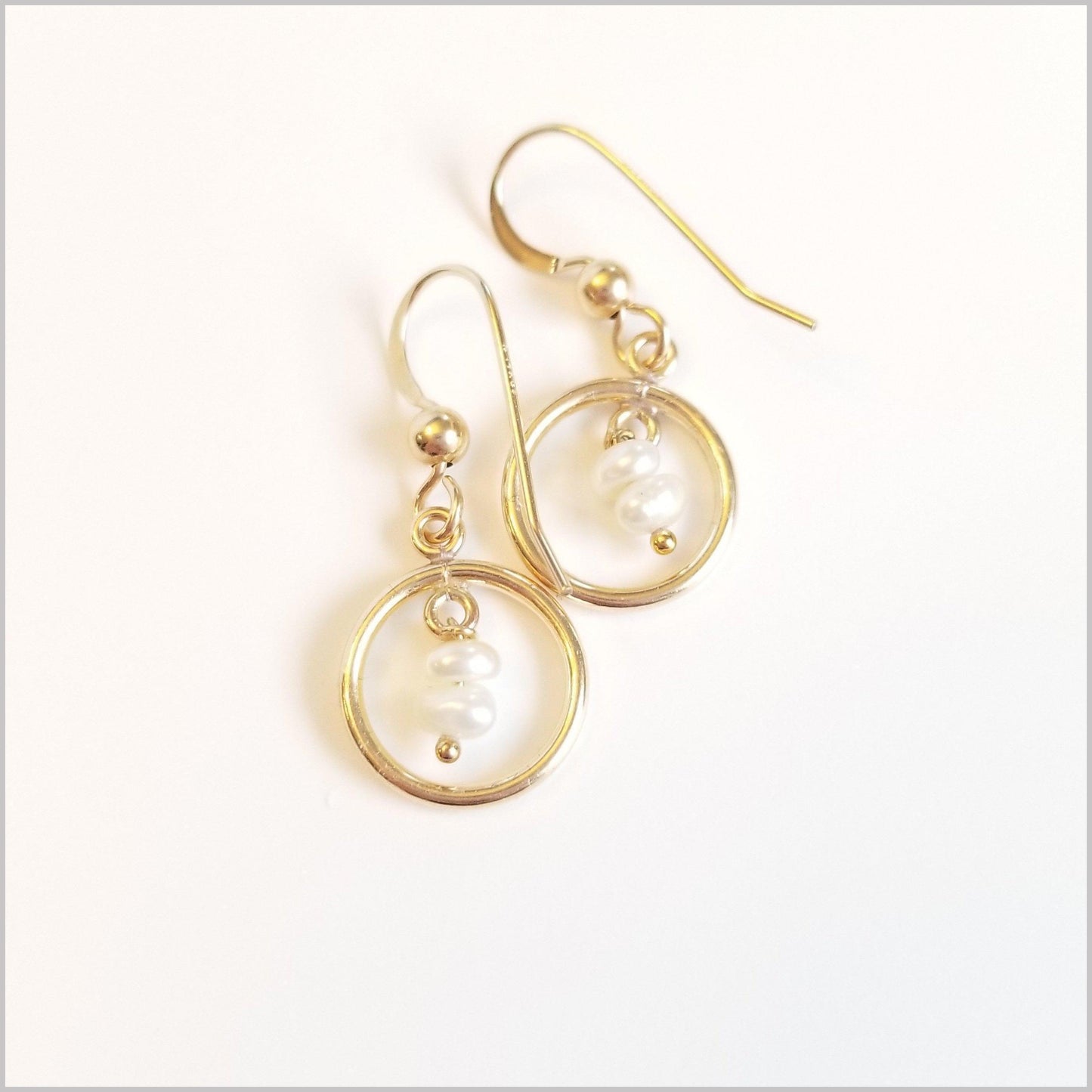 Round Freshwater Pearl Dangle
