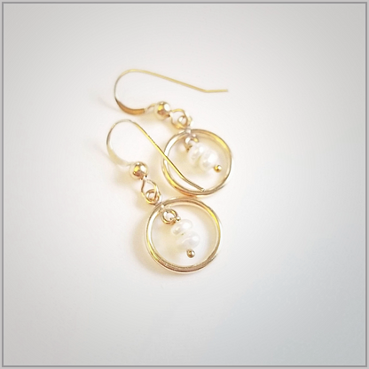 Round Freshwater Pearl Dangle